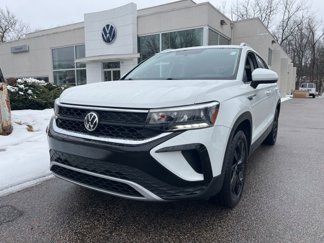 Certified 2022 Volkswagen Taos SE w/ Panoramic Sunroof Package image 1