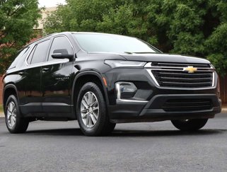 Used 2023 Chevrolet Traverse LT image 1