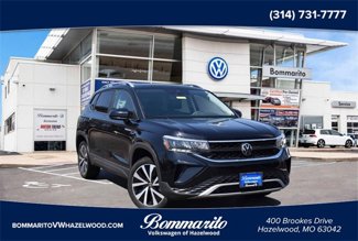 Certified 2023 Volkswagen Taos SE w/ Panoramic Sunroof Package image 1