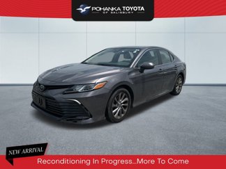 Used 2022 Toyota Camry LE image 1