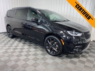 Used 2021 Chrysler Pacifica Touring-L w/ Uconnect Theater Family Group image 1