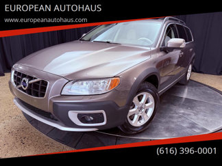 Used 2011 Volvo XC70 3.2 w/ Premium Pkg image 1