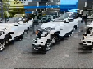 Used 2024 GMC Terrain SLE image 1