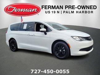 Used 2022 Chrysler Voyager LX image 1