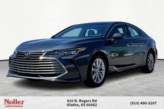 Used 2020 Toyota Avalon XLE image 1