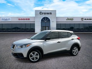 Used 2020 Nissan Kicks S image 1