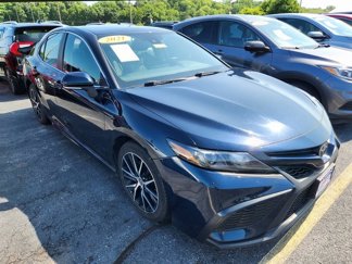 Used 2021 Toyota Camry SE w/ Cold Weather Package image 1