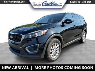 Used 2017 Kia Sorento LX image 1