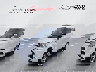 Used 2016 Kia Soul ! w/ Premium Package image 1