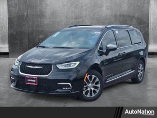New 2025 Chrysler Pacifica Pinnacle image 1