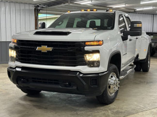 Used 2024 Chevrolet Silverado 3500 W/T image 1