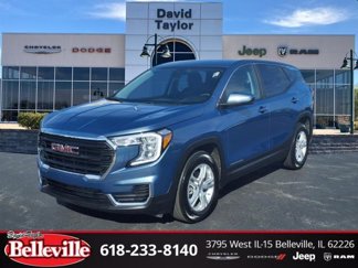 Used 2024 GMC Terrain SLE image 1