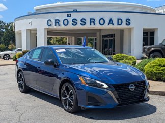 Used 2024 Nissan Altima 2.5 SR w/ SR Premium Package image 1