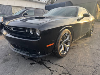 Used 2016 Dodge Challenger SXT Plus image 1