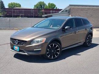 Used 2016 Volvo V60 T5 Cross Country Platinum image 1