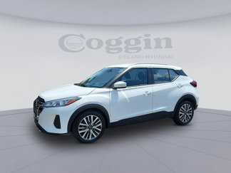 Used 2024 Nissan Kicks SV image 1
