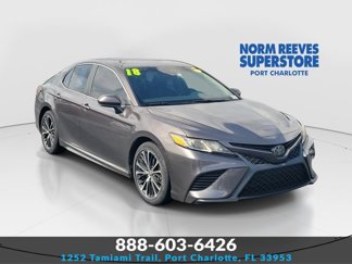 Used 2018 Toyota Camry SE image 1