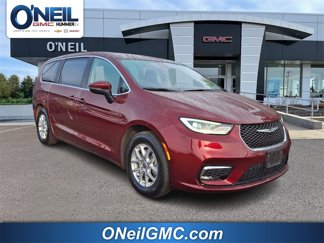 Used 2023 Chrysler Pacifica Touring-L image 1