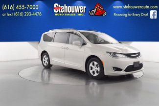 Used 2017 Chrysler Pacifica Touring-L Plus image 1