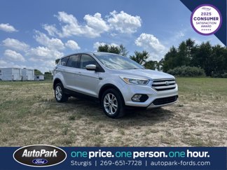 Used 2017 Ford Escape SE image 1