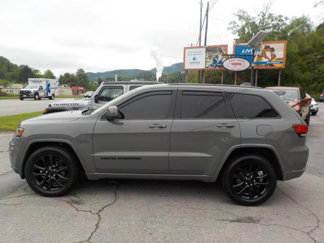 Used 2020 Jeep Grand Cherokee Altitude image 1
