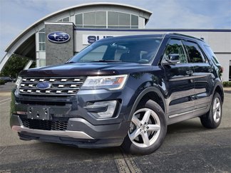 Used 2017 Ford Explorer XLT image 1