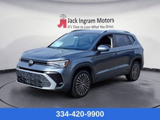 Used 2025 Volkswagen Taos SE w/ Panoramic Sunroof Package 360° Tour