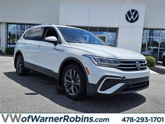 Used 2022 Volkswagen Tiguan SE image 1