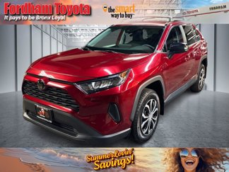 Used 2020 Toyota RAV4 LE image 1