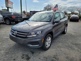 Used 2016 Volkswagen Tiguan S image 1