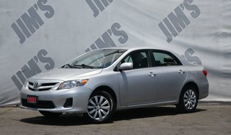 Used 2012 Toyota Corolla LE image 1
