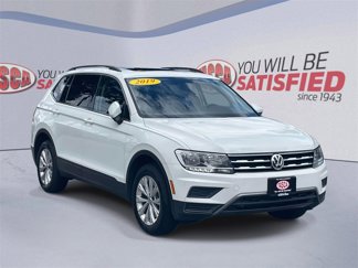 Used 2019 Volkswagen Tiguan SE w/ Panoramic Sunroof Package image 1