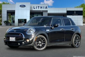 Used 2019 MINI Cooper S image 1