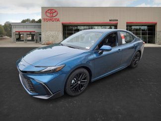 New 2025 Toyota Camry SE image 1