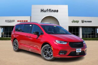 New 2025 Chrysler Pacifica Select image 1
