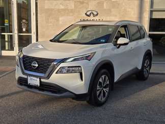 Used 2022 Nissan Rogue SV image 1