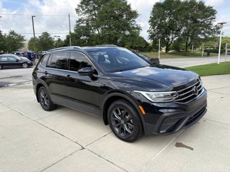 Used 2022 Volkswagen Tiguan SE image 1