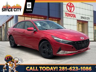 Used 2023 Hyundai Elantra SEL image 1