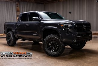 Used 2025 Toyota Tacoma SR5 image 1