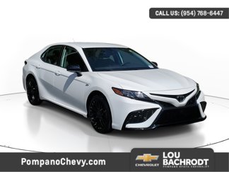 Used 2023 Toyota Camry SE image 1