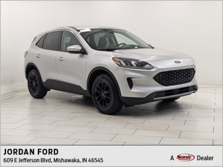 Used 2020 Ford Escape SE image 1