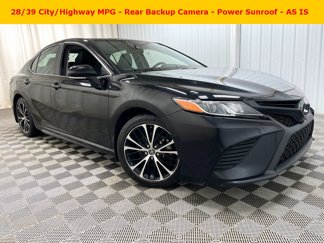 Used 2020 Toyota Camry SE image 1