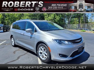 Used 2017 Chrysler Pacifica Touring-L Plus w/ Tire & Wheel Group image 1
