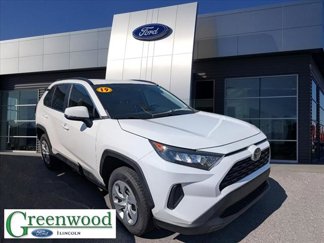 Used 2019 Toyota RAV4 LE image 1