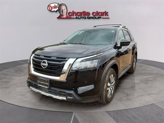 Used 2024 Nissan Pathfinder SL image 1