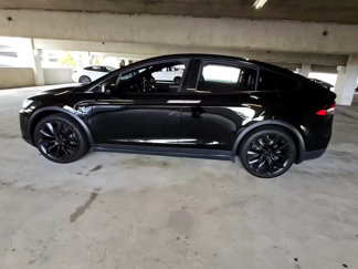 Used 2021 Tesla Model X image 1