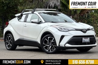 Used 2020 Toyota C-HR XLE image 1