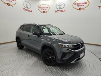 Used 2024 Volkswagen Taos SE w/ Panoramic Sunroof Package image 1