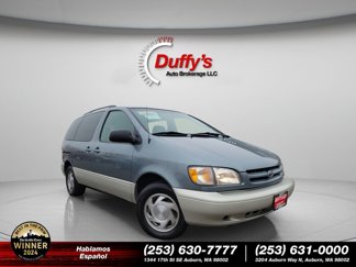 Used 2000 Toyota Sienna XLE image 1