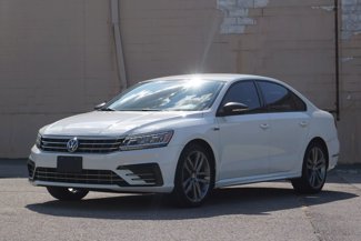 Used 2018 Volkswagen Passat 2.0T R-Line image 1
